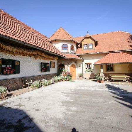 Moj Dom-Toplak Otel Jursinci Dış mekan fotoğraf