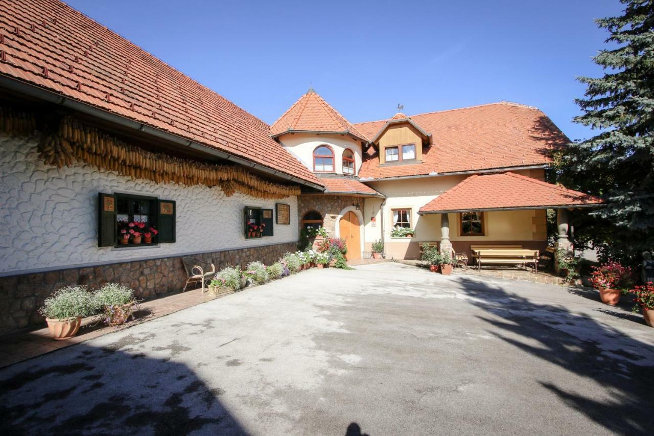 Moj Dom-Toplak Otel Jursinci Dış mekan fotoğraf