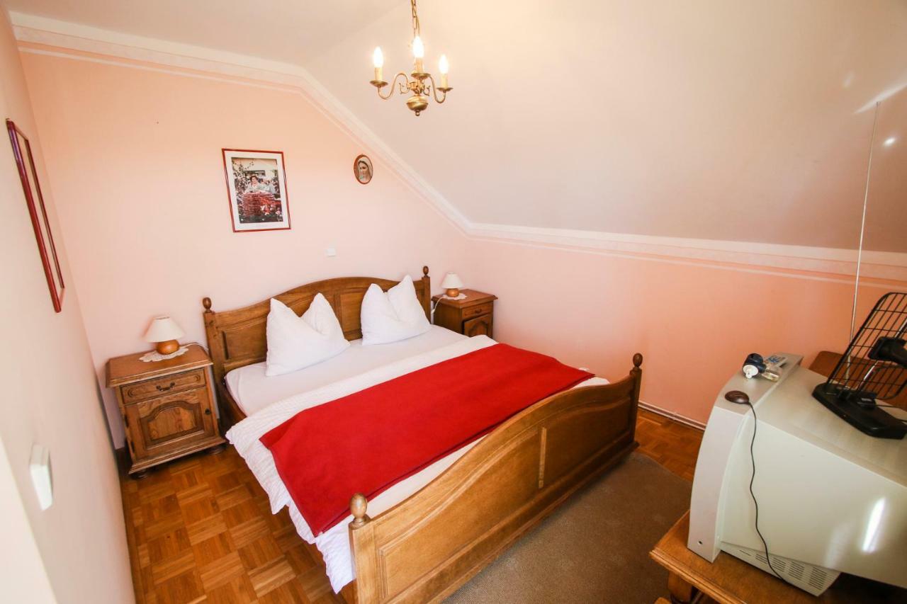 Moj Dom-Toplak Otel Jursinci Dış mekan fotoğraf