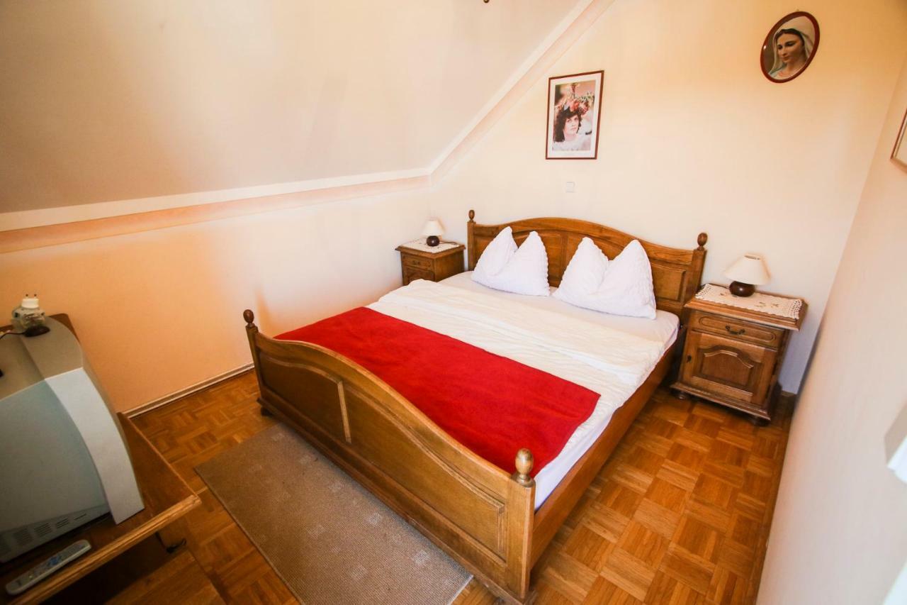 Moj Dom-Toplak Otel Jursinci Dış mekan fotoğraf
