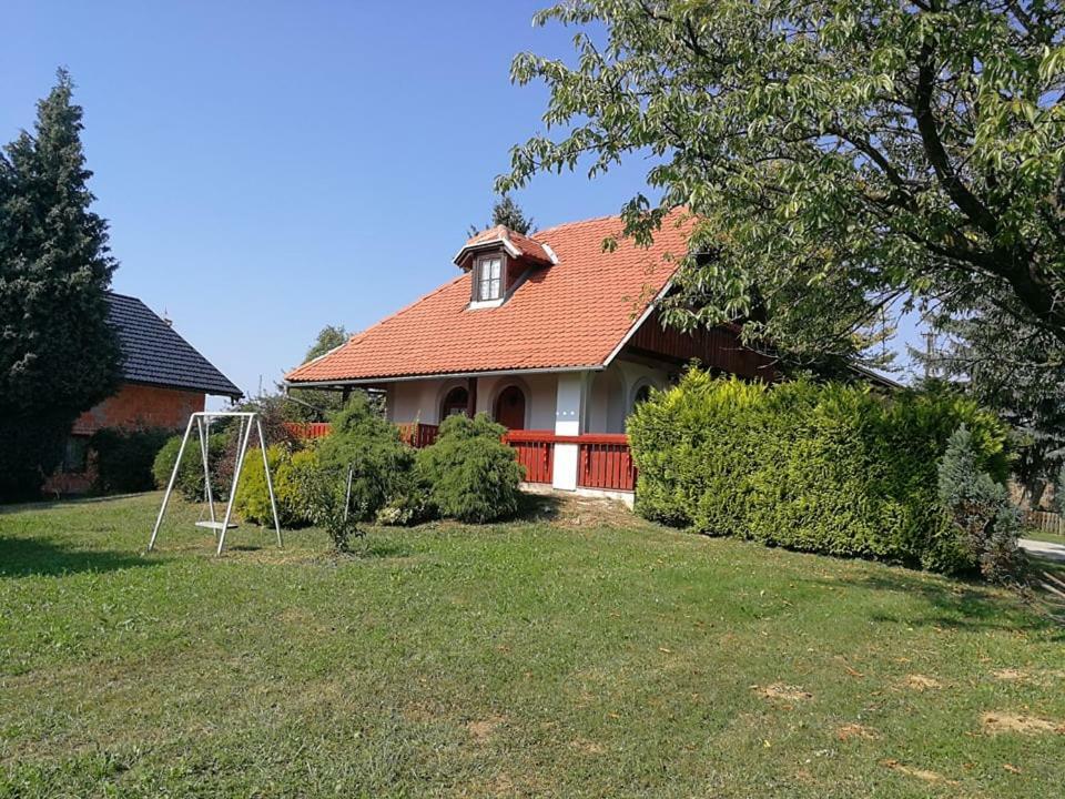 Moj Dom-Toplak Otel Jursinci Dış mekan fotoğraf